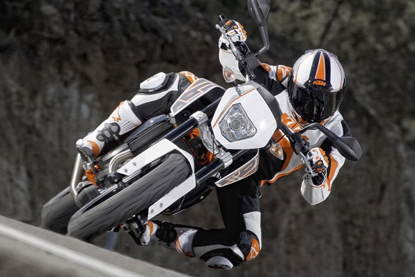 2012 KTM 690 Duke繼續大玩非主流