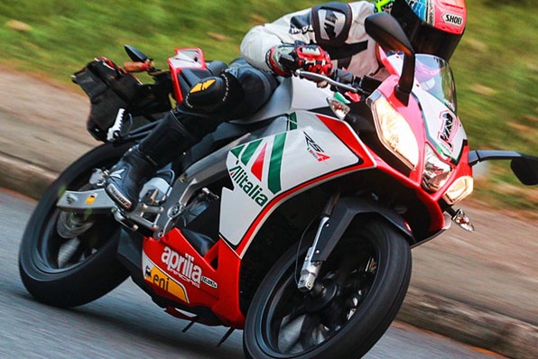 2012 Aprilia RS4 125 Replica SBK飛機花