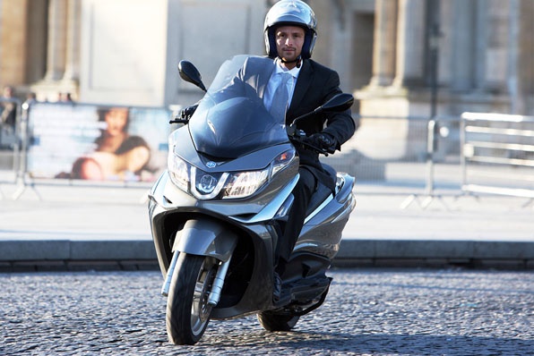 2012 Piaggio X10－500cc的流動客廳(接受預訂)