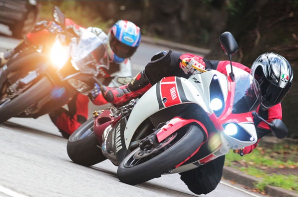 Kawasaki ZX-10R & Yamaha YZF-R1－依然強橫的日本Superbike