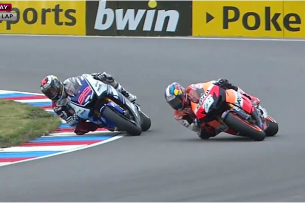 2012 Motogp 第12站柏度莎激鬥羅倫素精華片段 