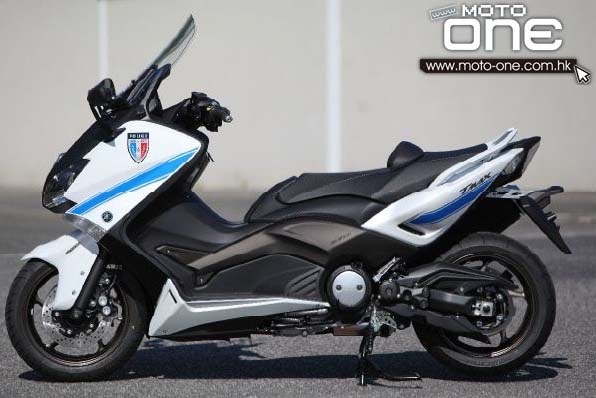 YAMAHA T-MAX 530－意大利的聖羅蘭度瓦市交通警拉花