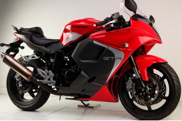 2013 HYOSUNG GT 650R & GT 250R 2013年1月中到港