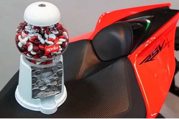 APRILIA SBK 2012 Chocolate 冠軍朱古力