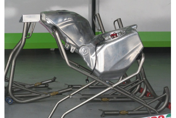 HONDA Motogp RC213V廉價版－RCV1000R的24升油缸