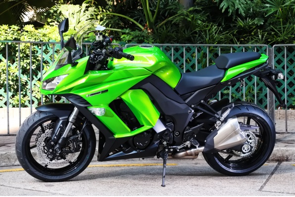 2014 Kawasaki Z1000SX-跑車化旅行車