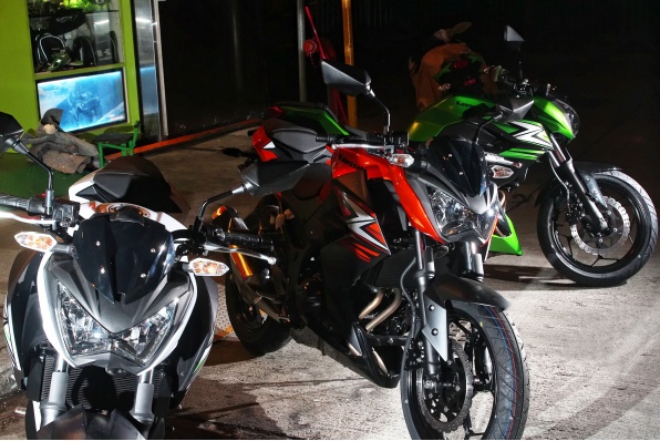 (新車抵港)2014 Kawasaki Z250-大車氣派