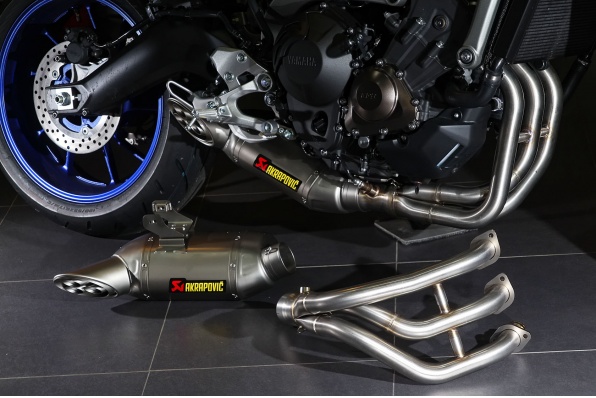 AKRAPOVIC MT-09 exhaust 「太空坦克」式MT-09專用全梳排氣管抵港