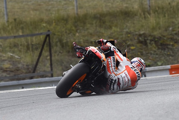 馬坤斯肩膀成功救車連環看~