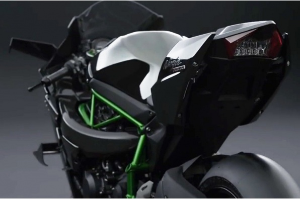 2015 KAWASAKI NINJA H2R－300匹怪物