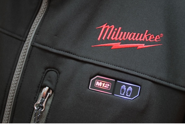Milwaukee M12 男裝黑灰新色發熱風褸抵港 