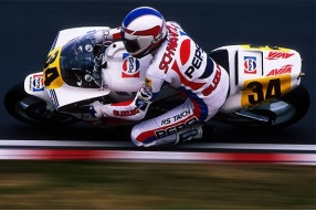 1988澳門格蘭披治大賽－GP500世界冠軍史雲斯視對手如無物