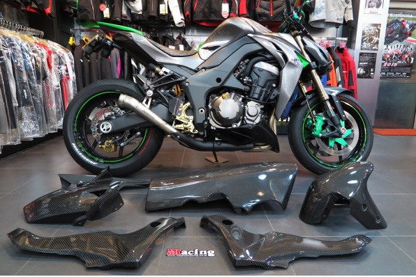Z1000碳纖維車身部件及AKRAPOVIC 蠍子排氣管 - 亞林示範