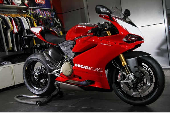 2015 DUCATI Panigale  R－205匹街道版WSBK戰車