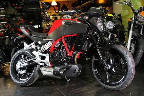 2015 HYOSUNG GD250N(X-5) 紅黑新色抵港