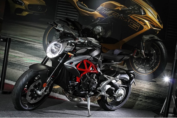 2016 MV AGUSTA BRUTALE 800│平衡點│瀟洒利器