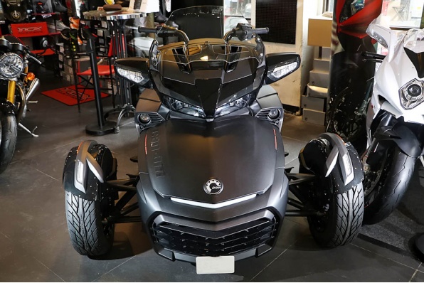 2016 Can Am Spyder F3 LTD Triple Black Series-啞黑魅力