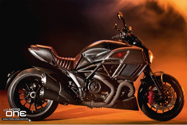2017 Ducati Diavel Diesel-穿起Diesel的Diavel
