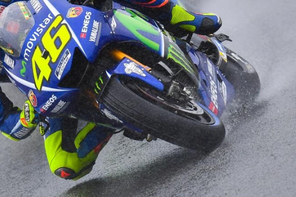 2017 Motogp日本站速報-杜域斯柯素最後彎道力壓馬坤斯