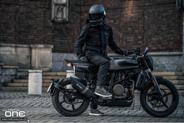 2019 HUSQVARNA VITPILEN & SVARTPILEN 黑白箭服裝系列