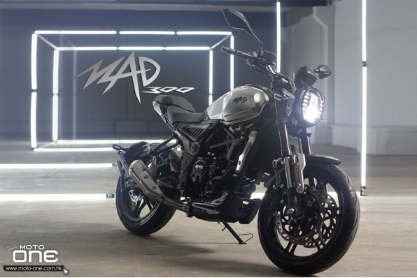 2020 GPX MAD300 新款時尚街車