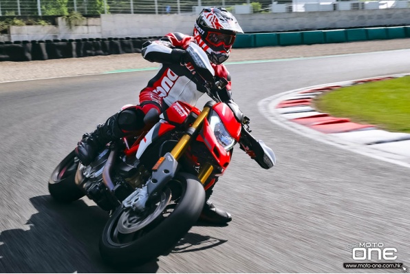 2022 Hypermotard 950 SP-披上DUCATI MotoGP花