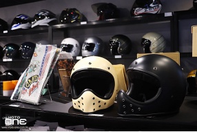 主打 Blade Rider、Chief、DMD、Feture 復古造型頭盔及SR400專門店 - V-Two Motors 交通城電單車行