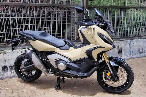 2022 HONDA X-ADV 卡其新色抵港