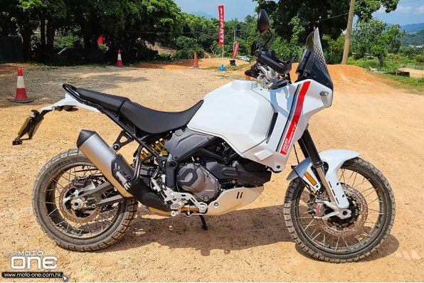 2022 DUCATI Desert X-「達卡拉力賽」致敬之用