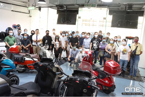 PEUGEOT 標緻電單車隆重登場 - Metropolis 400三輪車及Django 150復古綿羊新車亮相