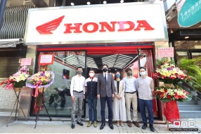 Honda董事總經理 - 山上貴司 率團觀賞Honda旺角全新陳列室