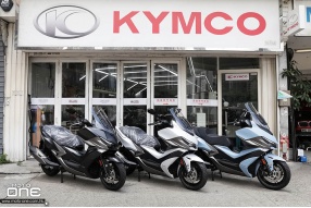 2023 KYMCO Xciting VS 400 加入TCS循跡系統、KEYLESS無匙著車及超特大電子屏幕錶板的最新歐洲版本
