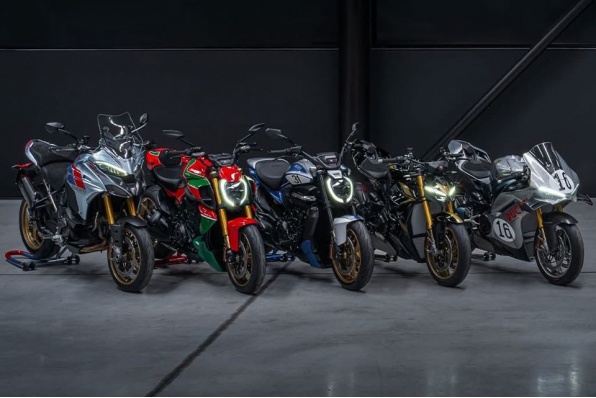 Ducati 100週年系列，絕對限量版，重現了那些年的經典塗層。 Ducati 10車款，每款全球限量100部