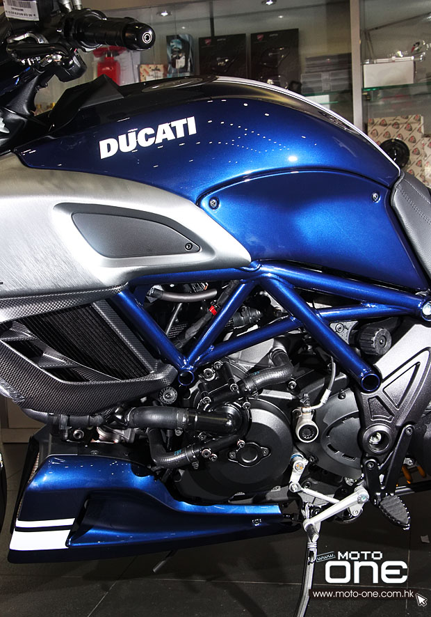 2013 Ducati Diavel Stripe Version