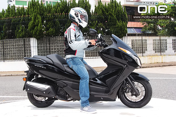 /2013 FORZA 300 TEST moto-one.com.hk