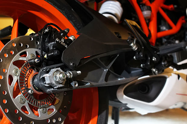 2015 KTM RC390 ABS test