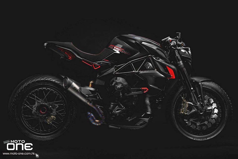 2017 MV Agusta Dragster 800_Blackout