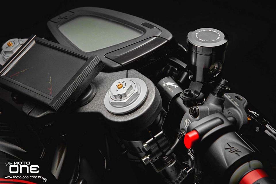 2017 MV Agusta Dragster 800_Blackout