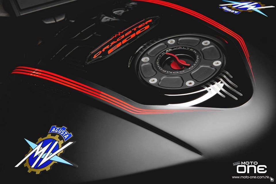 2017 MV Agusta Dragster 800_Blackout