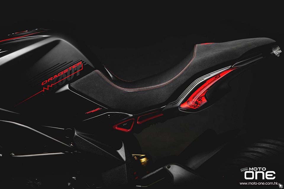 2017 MV Agusta Dragster 800_Blackout