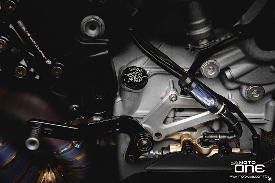 2017 MV Agusta Dragster 800_Blackout