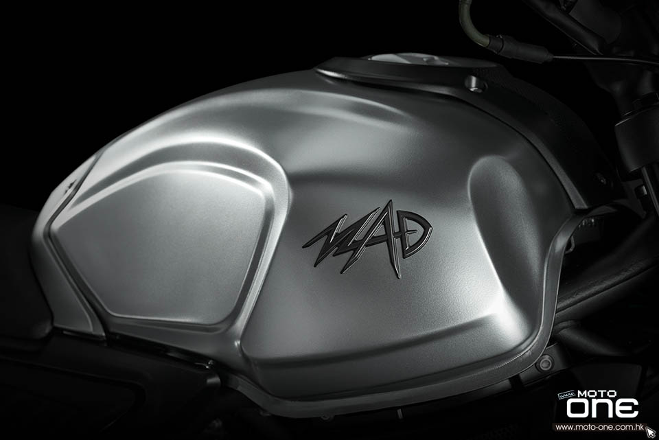 2020 GPX MAD300