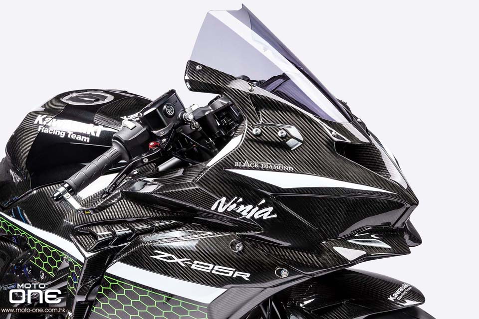 2020 Kawasaki Ninja ZX-25R carbon fiber race bike