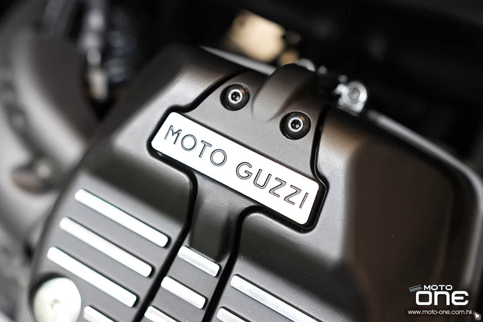 2020 Moto Guzzi V7 III Stone Night Pack