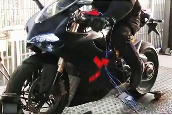 Ducati 1199 Panigale跑馬機測試