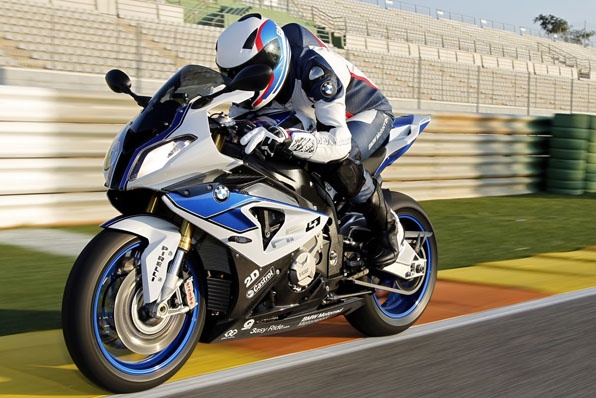 2013 BMW S1000RR HP4-挑戰Ducati 1199 Panigale