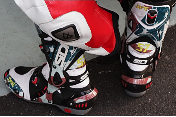 SIDI STIVALI VORTICE 賽車皮靴拉花貼紙 - 澳門格電見聞