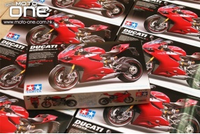 先睹為快DUCATI 1199 PANIGALE S - 1:12模型-「新車開箱」