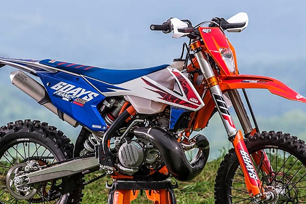 爬山車－2衝才好玩！電子燃油噴注2衝引擎2018 KTM 250/300 EXC TPI