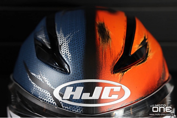 HJC F70 DEATHSTROKE 預留「Bluetooth SMART HJC」的最新款高階全面頭盔  
